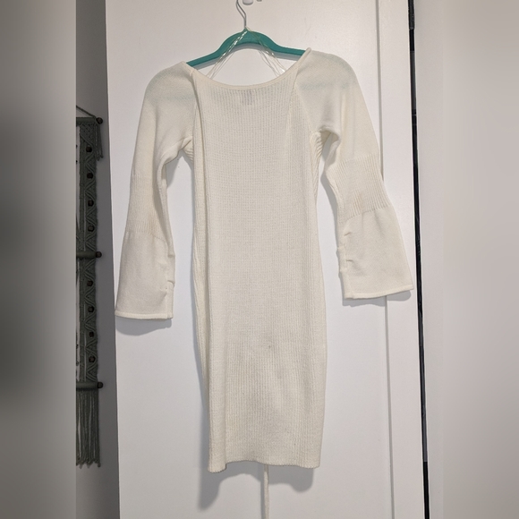 (187) Scrunchy White Sweater Dress - Picture 4 of 8